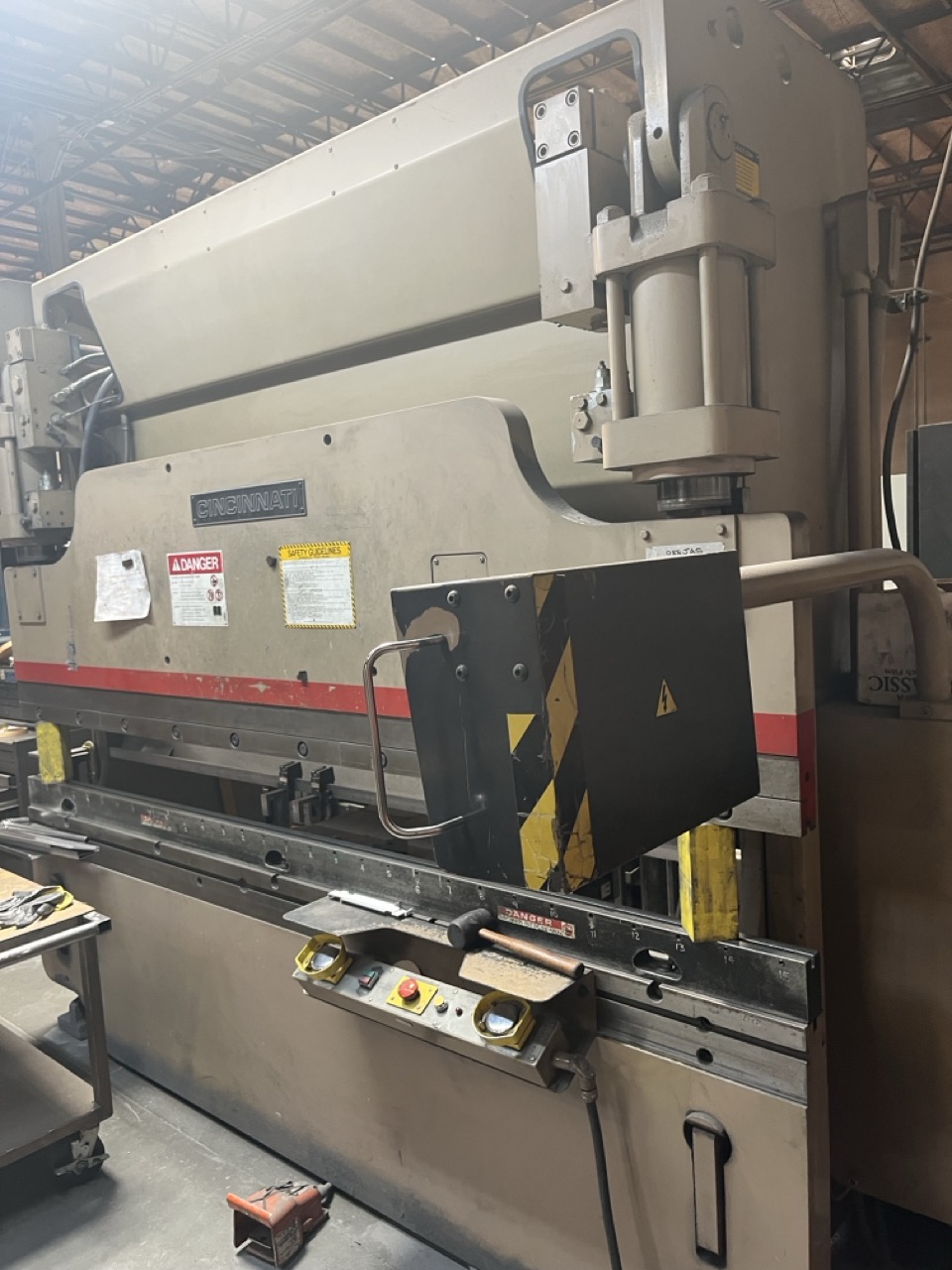 90 ton x 10' Cincinnati 90CBII8 CNC Press Brake, 1998 - Very Clean