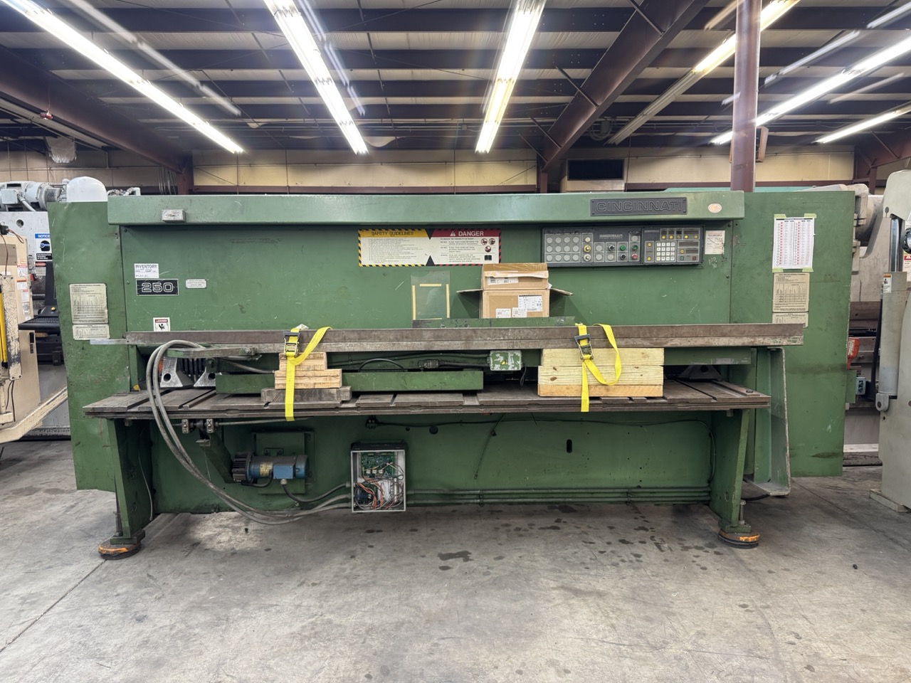 1/4" x 10' Cincinnati 250HSX10 Shear, 2000