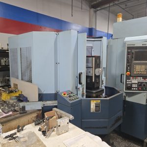 Matsuura H-Plus 300 HMC, 2006 - Chip Conveyor, Cool Through Spindle, Probing