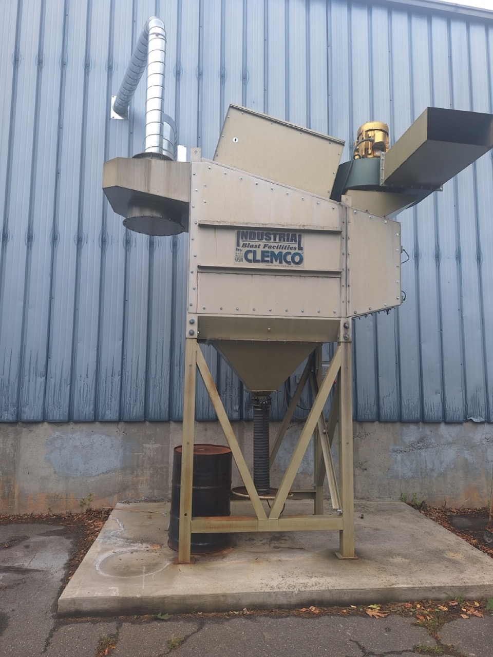 Clemco 7'W x 8'H x 14'L Abrasive Blast Room w/ Media Recovery & Dust Collector, 2015 - Image 2