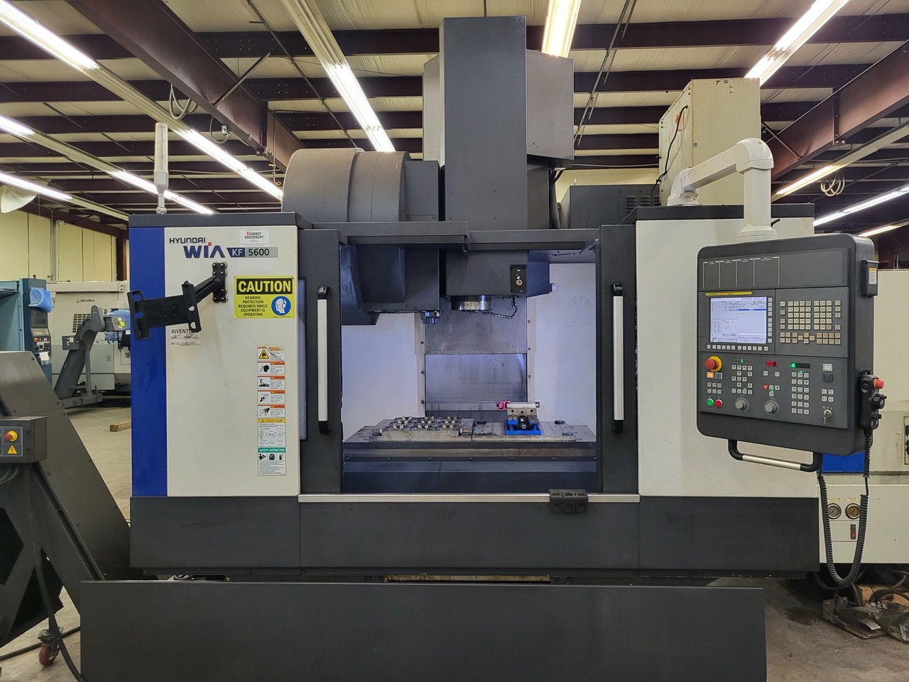 Hyundai WIA KF5600 VMC, 2018 - Fanuc, High Pressure Coolant, Chiller, Conveyor, Low Hours - Image 2