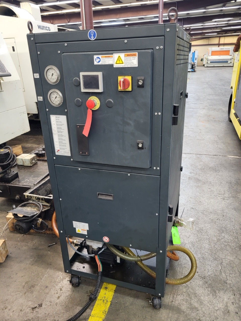 Hyundai WIA KF5600 VMC, 2018 - Fanuc, High Pressure Coolant, Chiller, Conveyor, Low Hours - Image 16