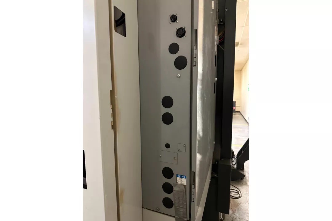 HAAS VF-3SS YT CNC Vertical Machining Center, 2010 - Image 27