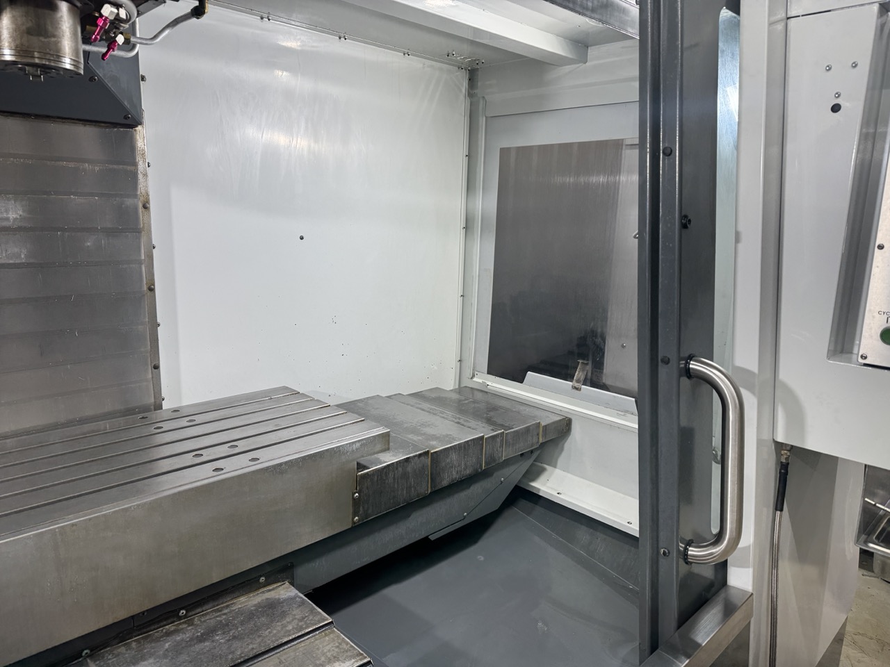 Haas VF-4 VMC, 2024 - 4th Axis Ready, Rigid Tap, High Speed Machining, Chip Auger - Image 3