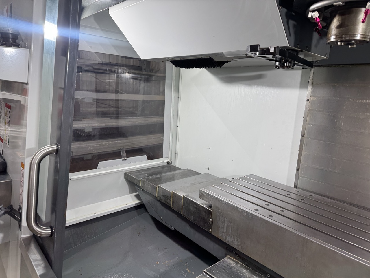 Haas VF-4 VMC, 2024 - 4th Axis Ready, Rigid Tap, High Speed Machining, Chip Auger - Image 4
