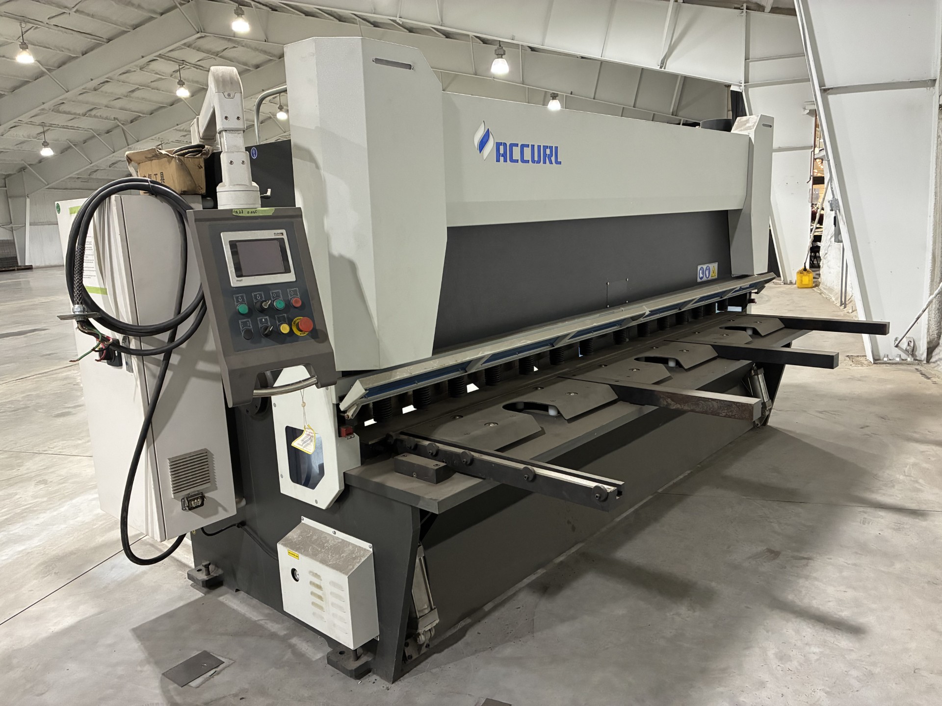 1/4" x 10' Accurl MS8-8X3200 CNC guillotine shear, 2019