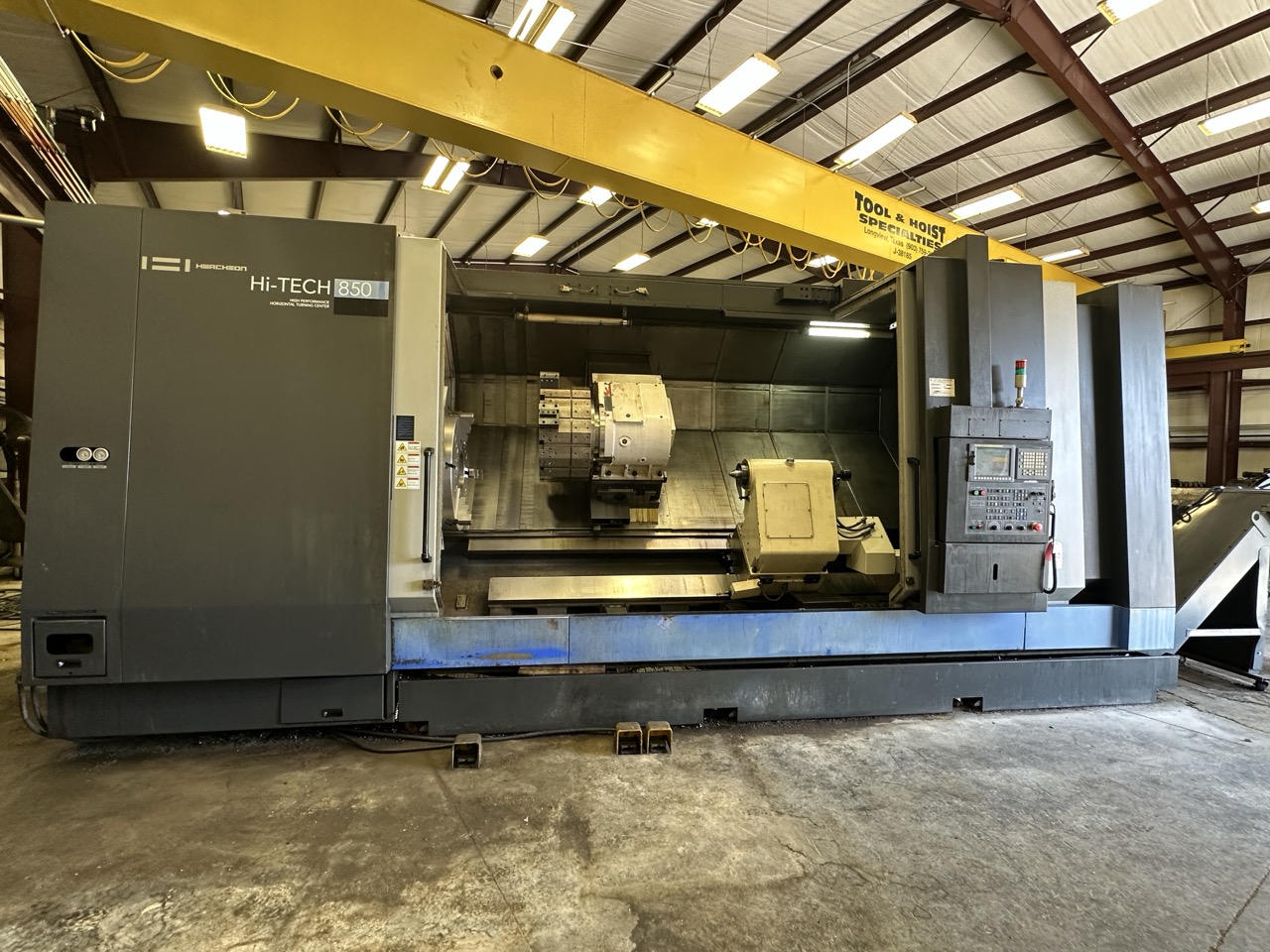 Hwacheon Hi-Tech 850L CNC Lathe, 2013 - 32" Chuck, Tailstock, Chip Conveyor, Tool Presetter