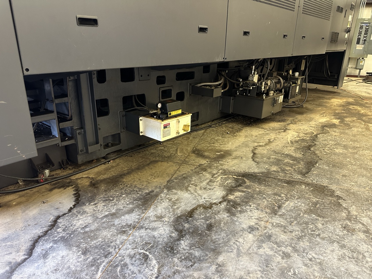 Hwacheon Hi-Tech 850L CNC Lathe, 2013 - 32" Chuck, Tailstock, Chip Conveyor, Tool Presetter - Image 31