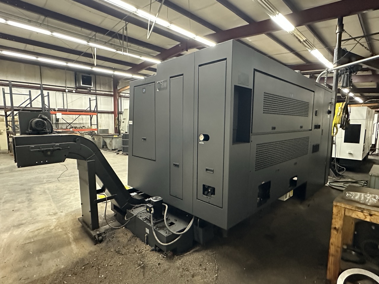 Hwacheon Hi-Tech 550B CNC Lathe, 2013 - 18" Chuck, Tailstock, Chip Conveyor, Tool Presetter - Image 7