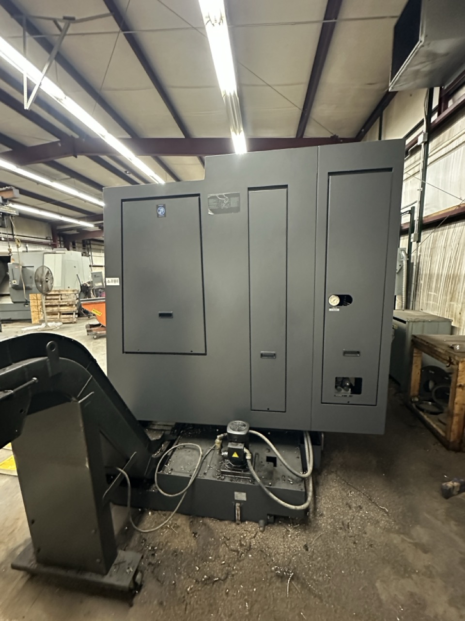 Hwacheon Hi-Tech 550B CNC Lathe, 2013 - 18" Chuck, Tailstock, Chip Conveyor, Tool Presetter - Image 8