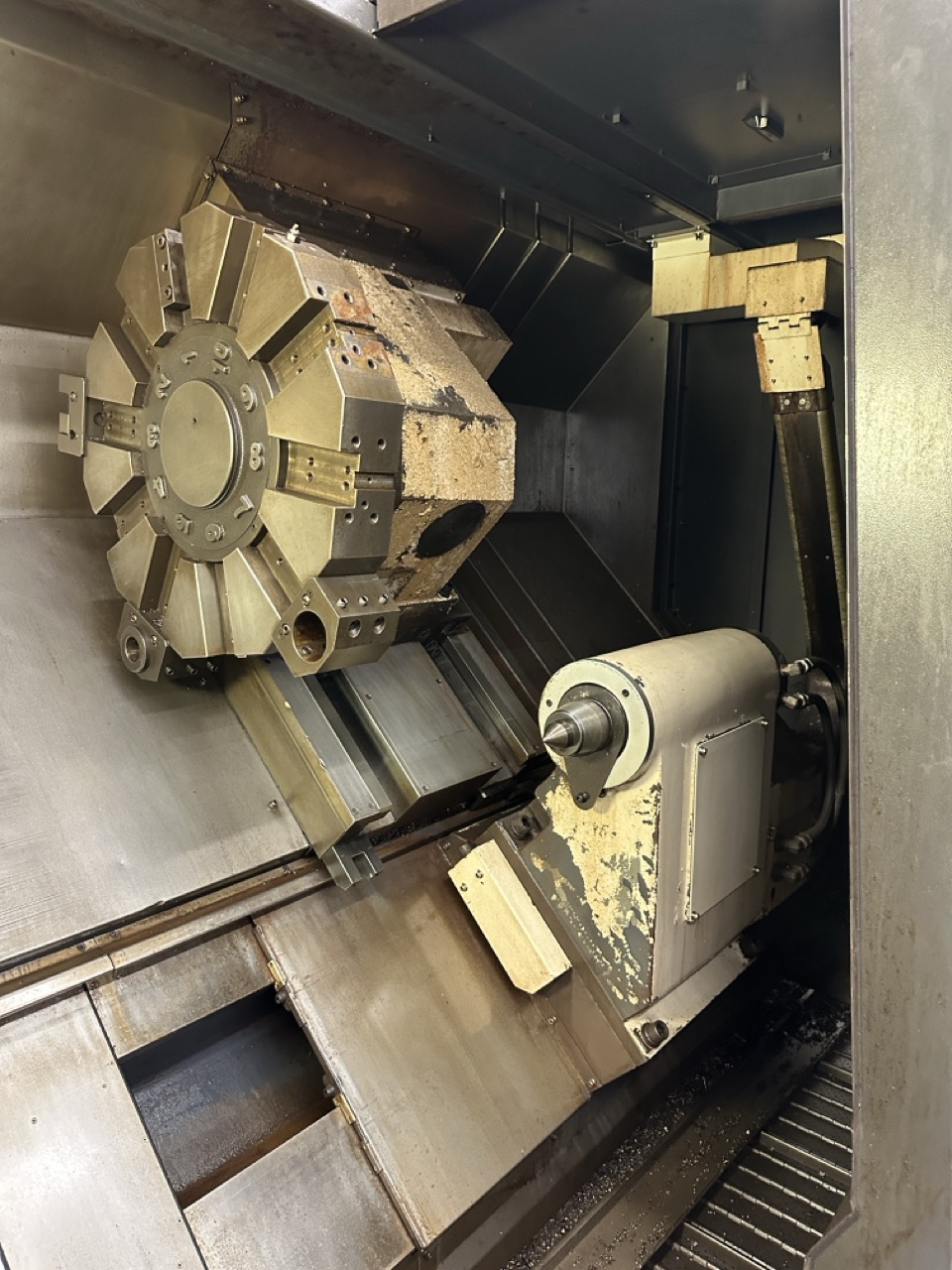 Hwacheon Hi-Tech 550B CNC Lathe, 2013 - 18" Chuck, Tailstock, Chip Conveyor, Tool Presetter - Image 12