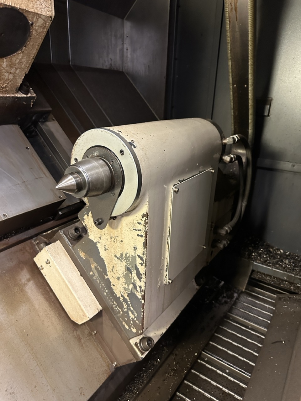 Hwacheon Hi-Tech 550B CNC Lathe, 2013 - 18" Chuck, Tailstock, Chip Conveyor, Tool Presetter - Image 15