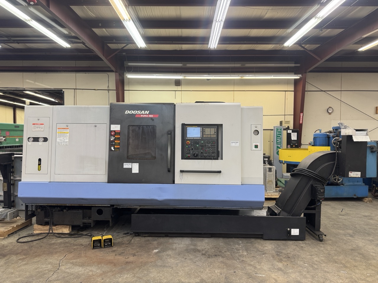 Doosan Puma 480 CNC Lathe, 2012 - 6.5" Bar Cap, 14" Chuck, Tool Setter, Chip Conveyor