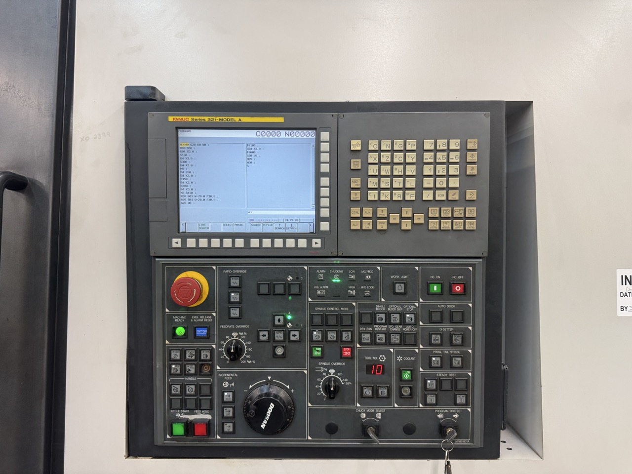 Doosan Puma 480 CNC Lathe, 2012 - 6.5" Bar Cap, 14" Chuck, Tool Setter, Chip Conveyor - Image 2