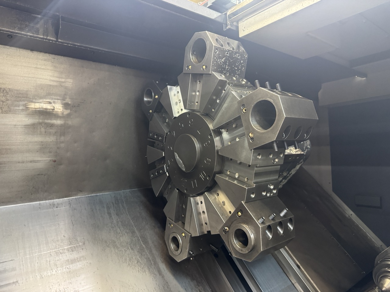 Doosan Puma 480 CNC Lathe, 2012 - 6.5" Bar Cap, 14" Chuck, Tool Setter, Chip Conveyor - Image 6