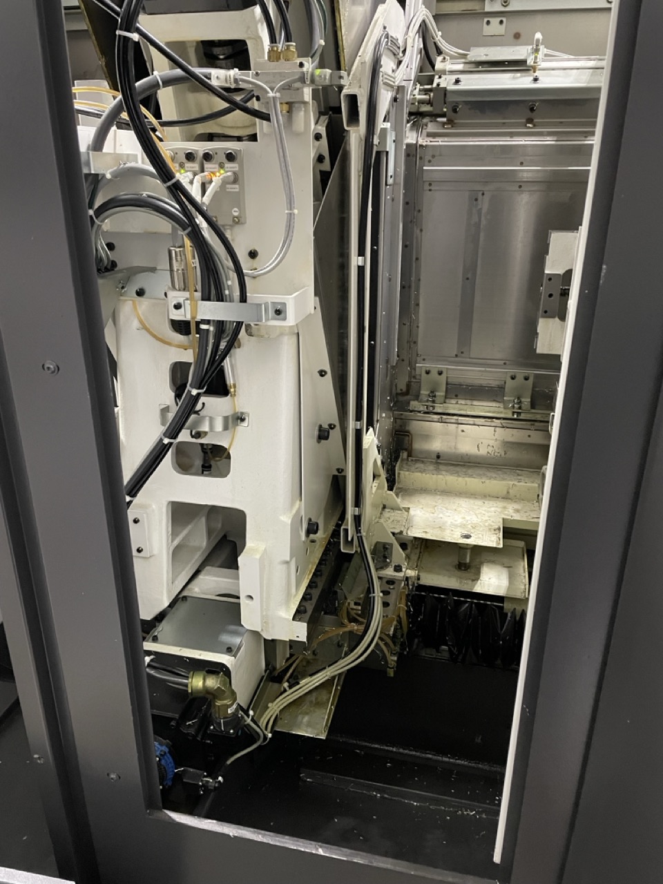 Okuma Multus B250II-W Mill Turn, 2022 - Sub Spindle, 40 Tool ATC, Parts Catcher - Image 9