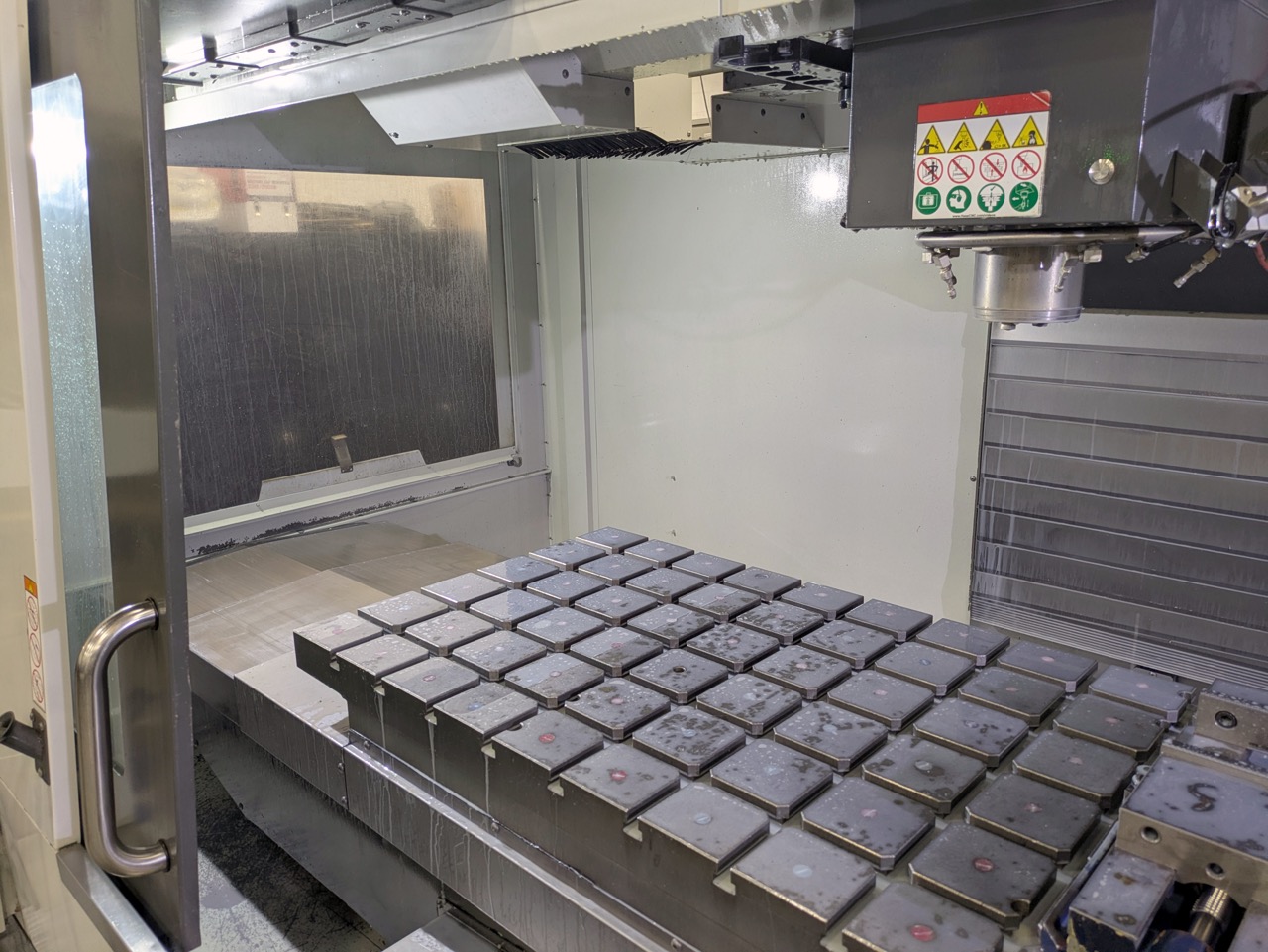 Haas VM-6 VMC, 2018 - 12K Spindle, Rigid Tapping, High Speed Machining - Image 3