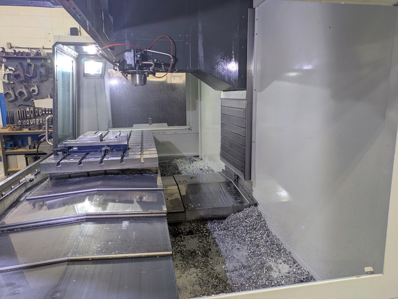 Haas VM-6 VMC, 2018 - 12K Spindle, Rigid Tapping, High Speed Machining - Image 5