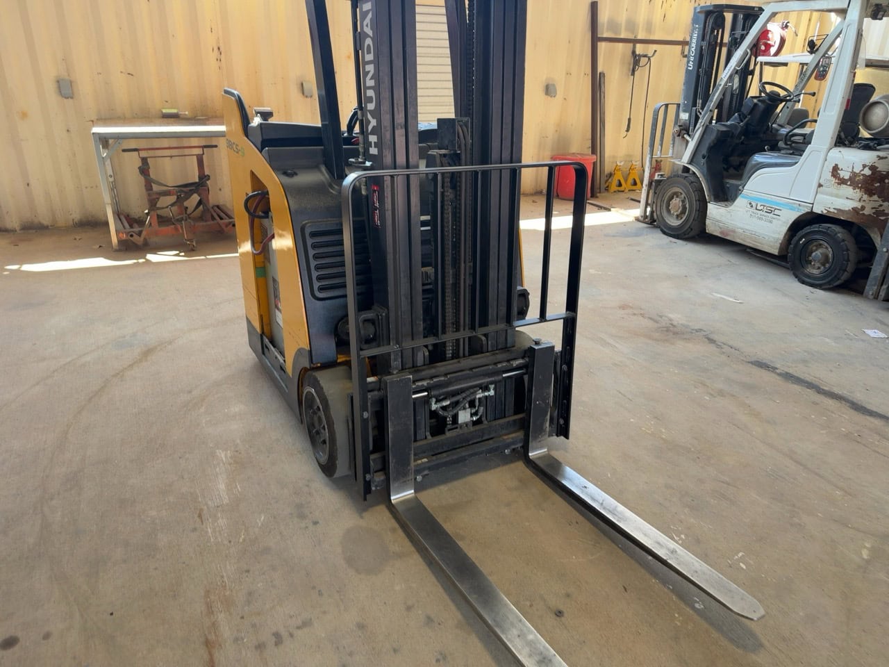 Hyundai 18BCS-9 Forklift, 2015 - Image 12
