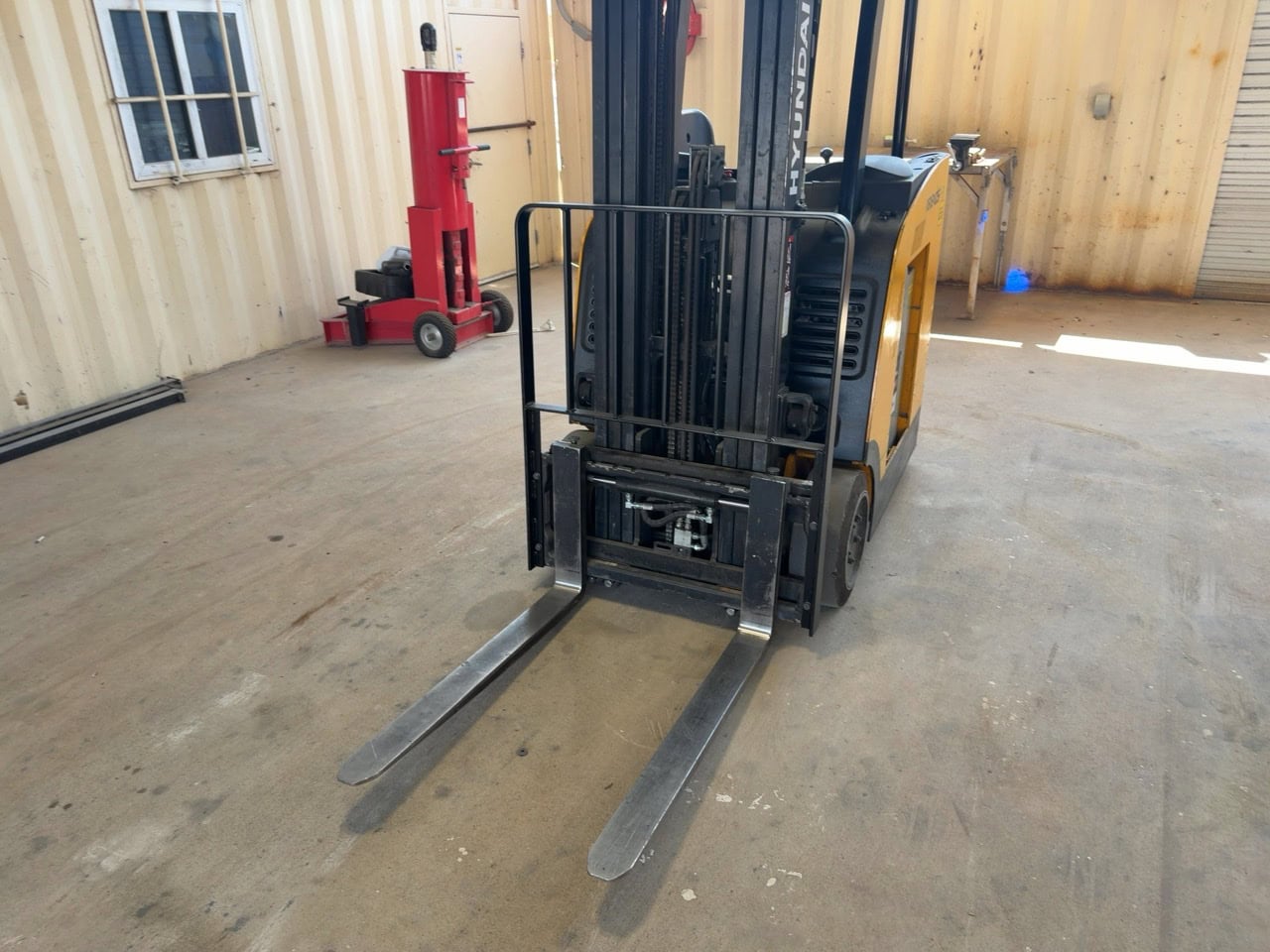 Hyundai 18BCS-9 Forklift, 2015 - Image 13
