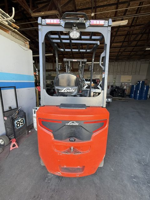 Linde E25C Electric Forklift w/ Hawker PTO MOD 3 Charger, 2018