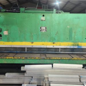 1/2" x 12' HTC 500-12AHC Hydraulic Shear, 1985 - Squaring arm