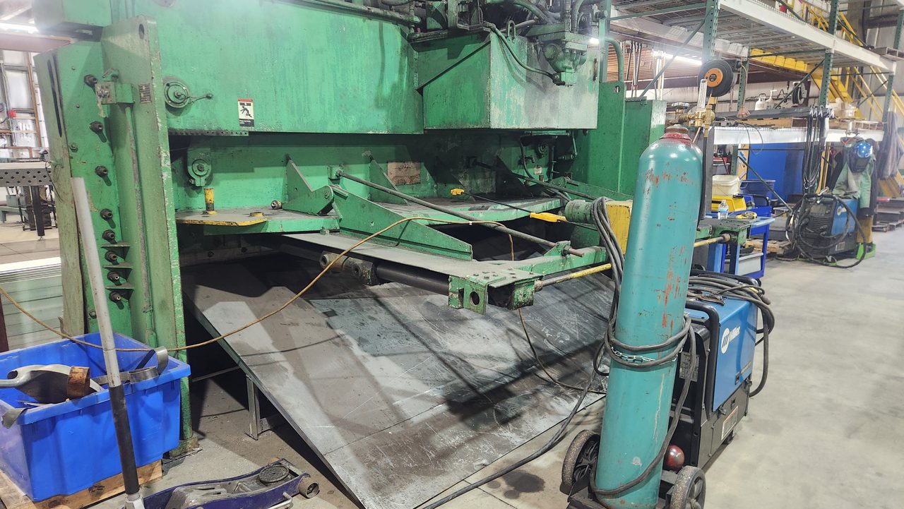1/2" x 12' HTC 500-12AHC Hydraulic Shear, 1985 - Squaring arm