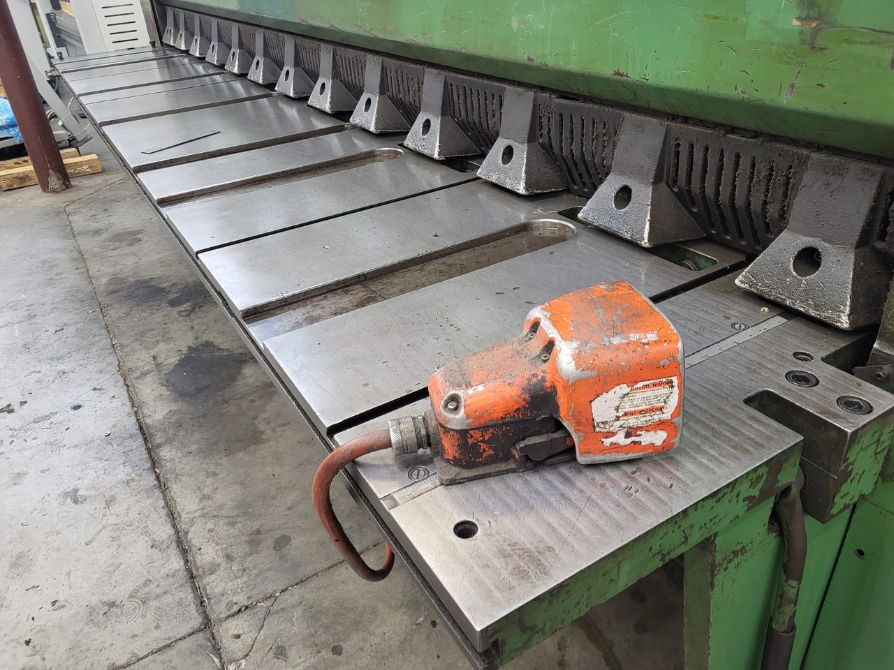 1/4" X 12' Cincinnati Model 250hs Hydraulic Shear; Back Gauge