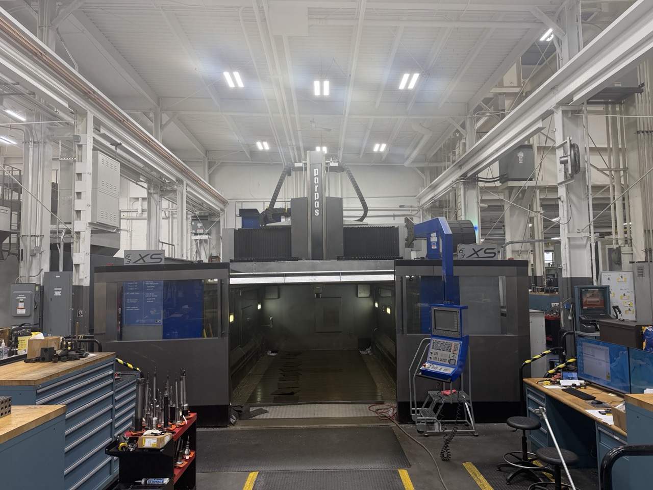 Parpas XS63 5-Axis Gantry Mill, 2011 – TSC, Renishaw Probe, Dual Chip Conveyors, 120 ATC