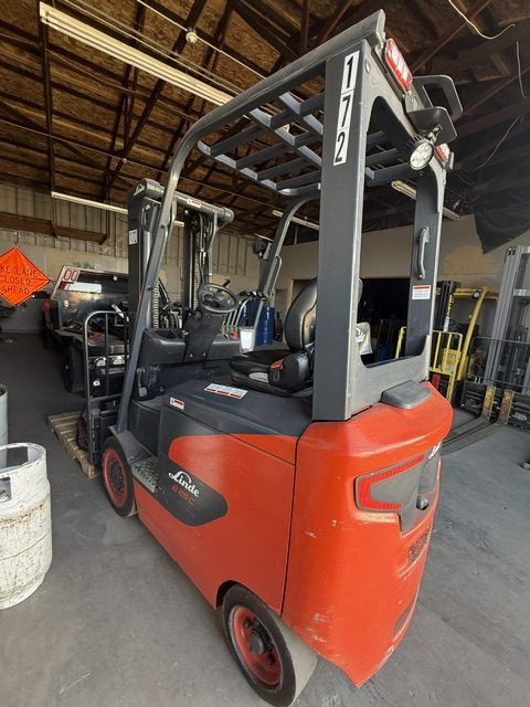 Linde E25C Electric Forklift w/ Hawker PTO MOD 3 Charger, 2018 - Image 2