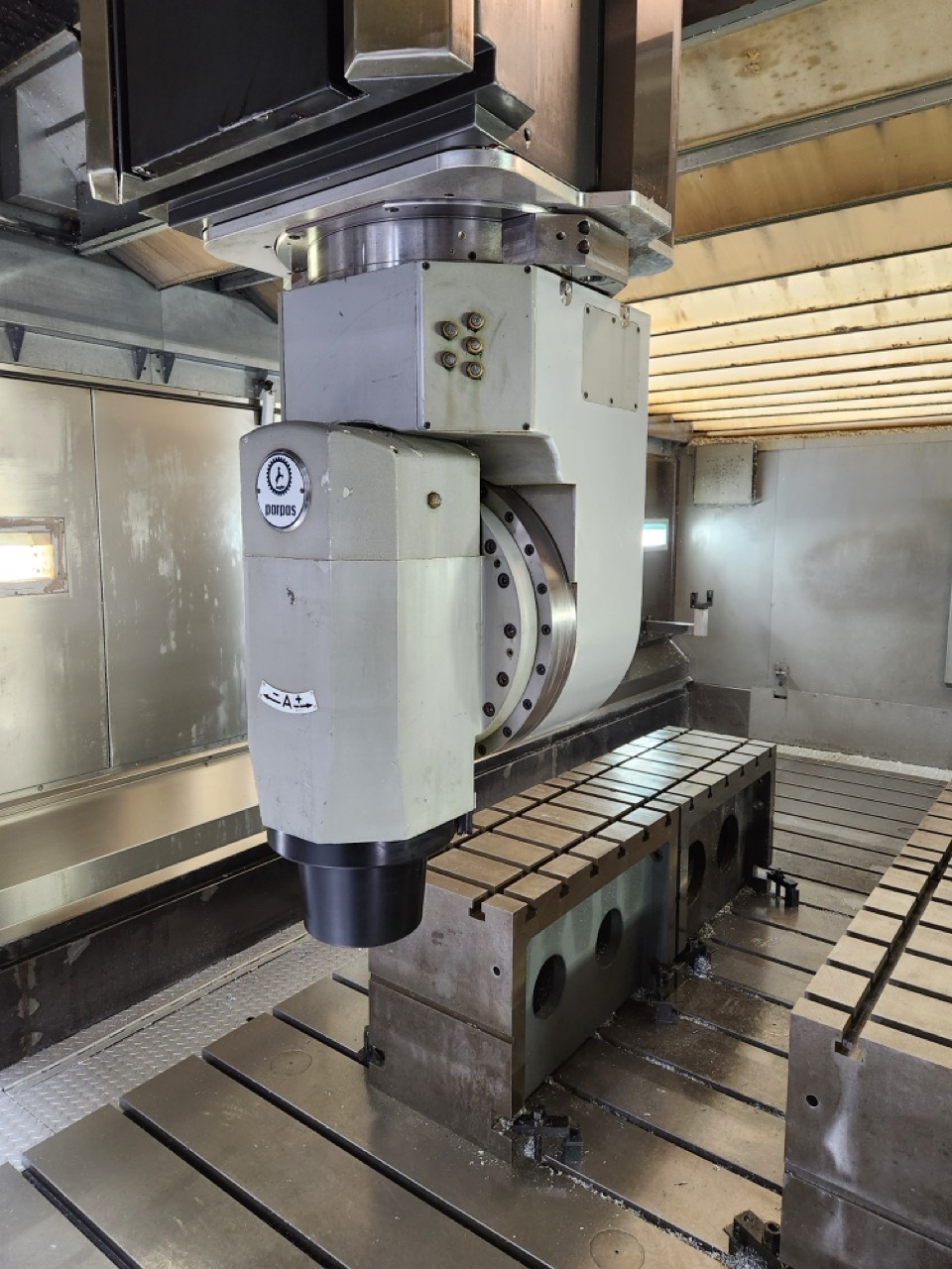 Parpas XS63 5-Axis Gantry Mill, 2011 - TSC, Renishaw Probe, Dual Chip Conveyors, 120 ATC - Image 4