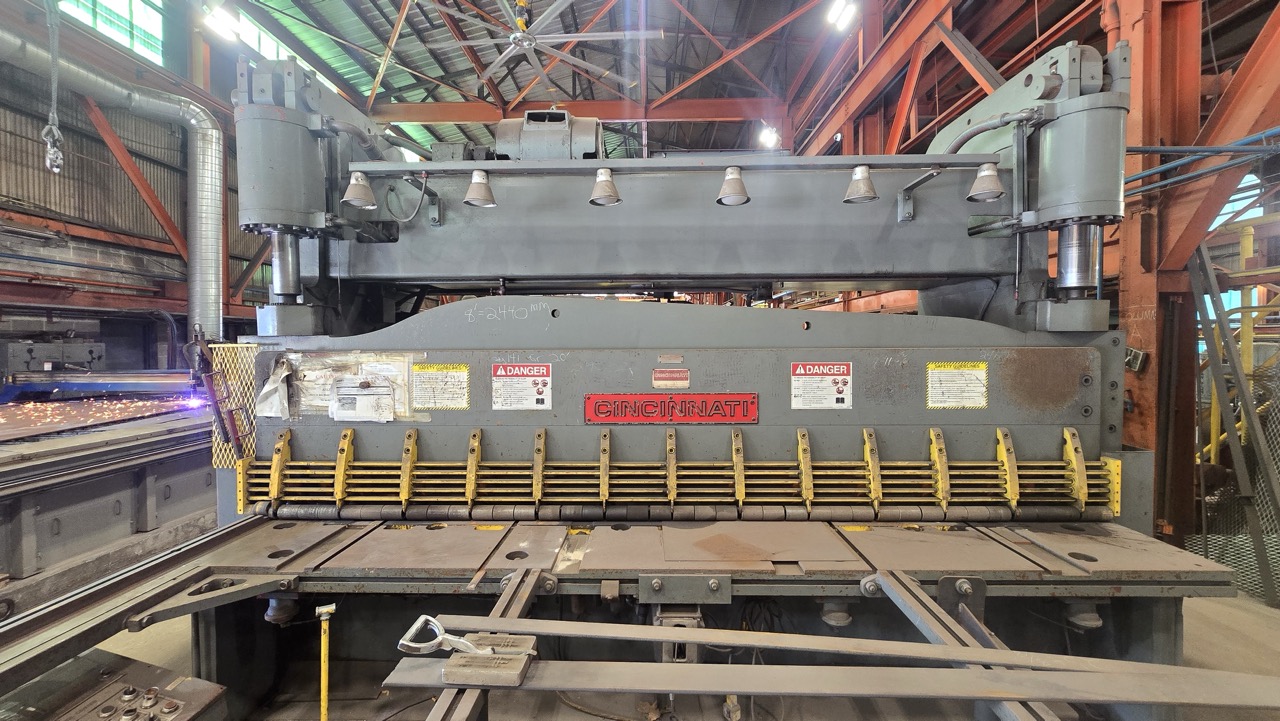 12′ x 3/4″ Cincinnati 6SE12 Hydraulic Shear, 1982 – Front Arms, Backgauge, 25′ Sheet Support Rollers
