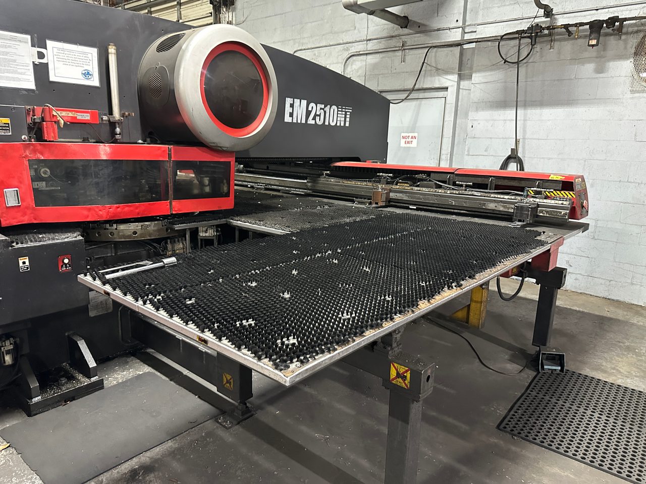 22 Ton Amada EM 2510NT CNC Turret Punch, 2004