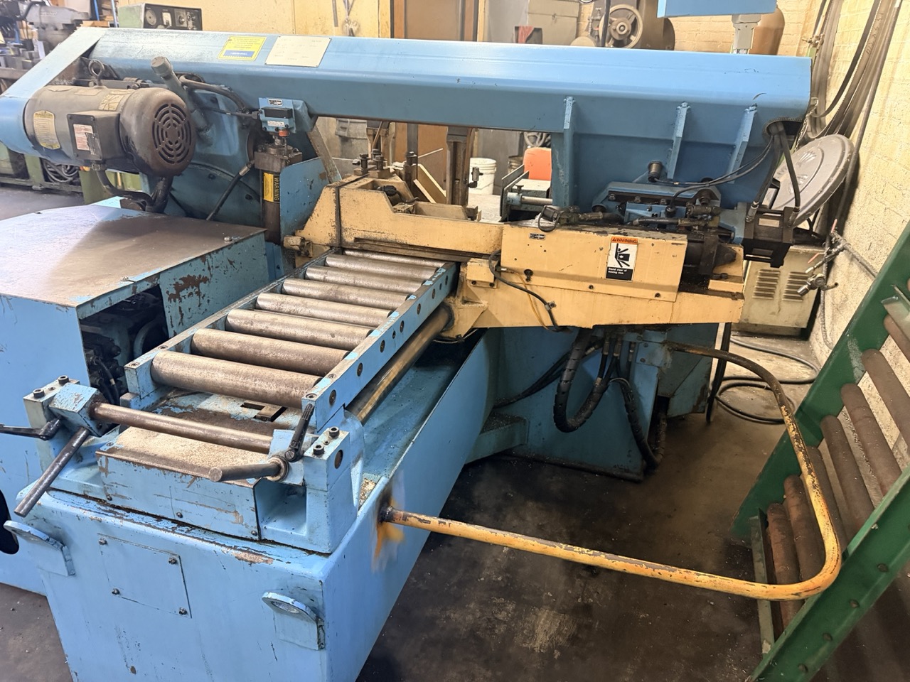 DoAll 13" x 13" Model C-3300NC Automatic Horizontal Bandsaw, 1998 - NC Control, Programmable Job Memory, Auto Shuttle Indexing Bar Feed - Image 4