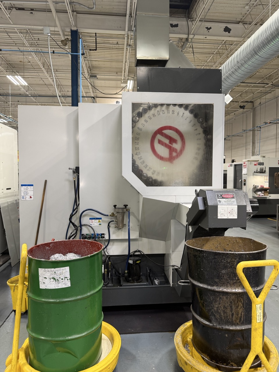 Haas UMC-750SS 5 Axis UMC, 2018 - Midaco Automatic Pallet Changer, TSC, Chip Conveyor - Image 6