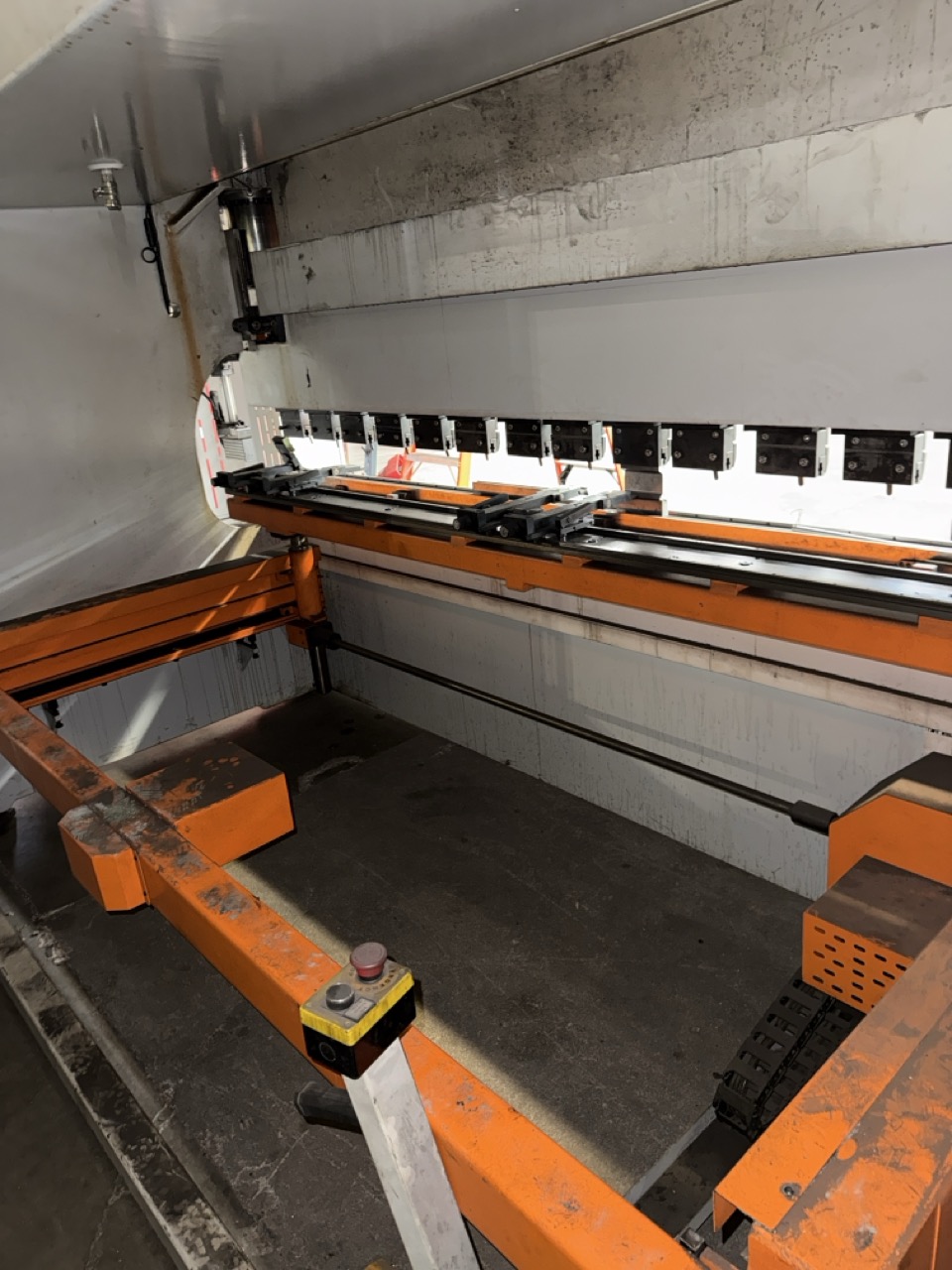 242 Ton x 12' Ermak Power Bend Falcon Press Brake, -2014, CNC Backguage - Image 9