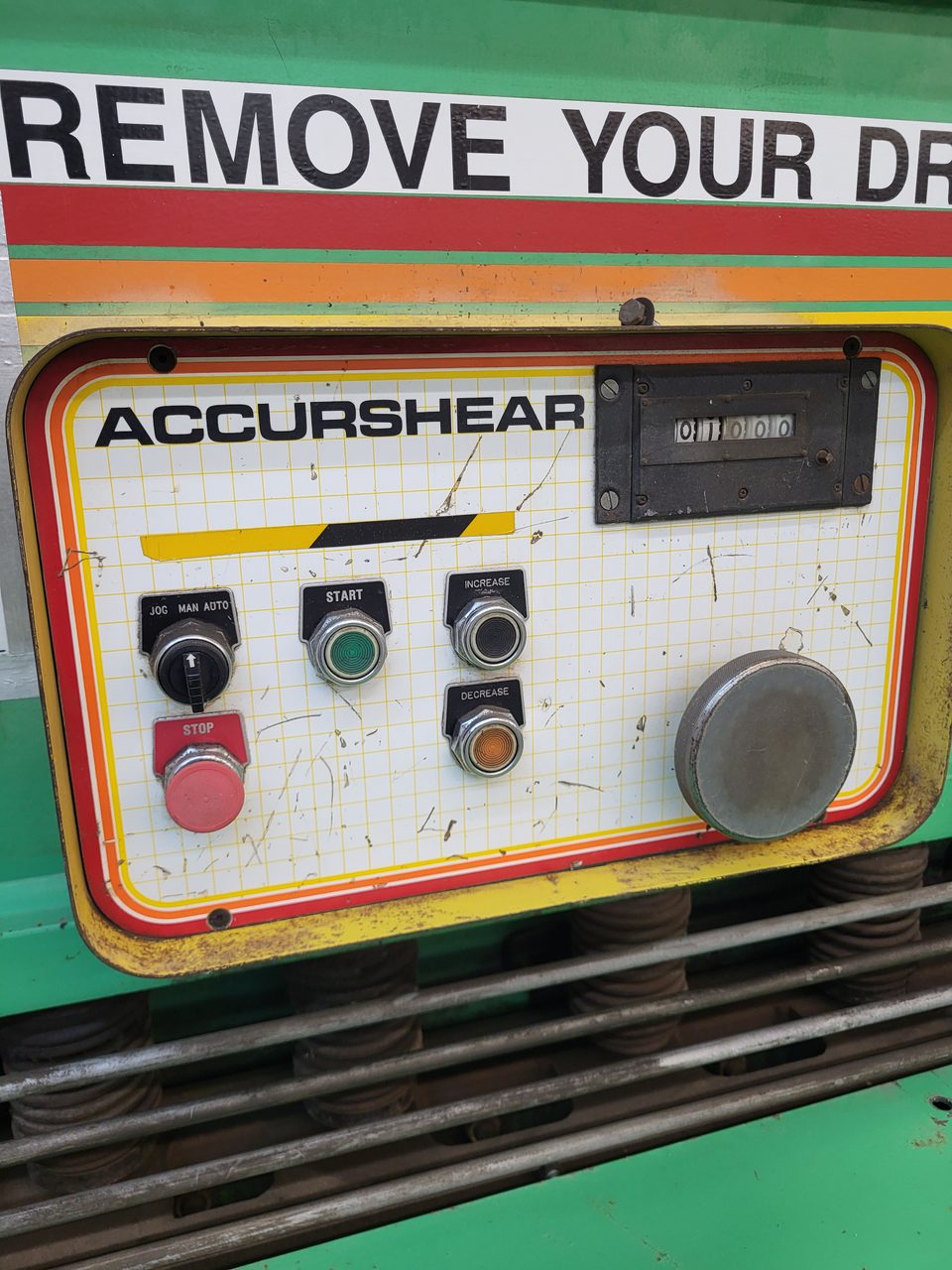 Accurshear 1/4" X 10' Hydraulic Shear Model 825010 LP, 1987 - Parts Accumulator