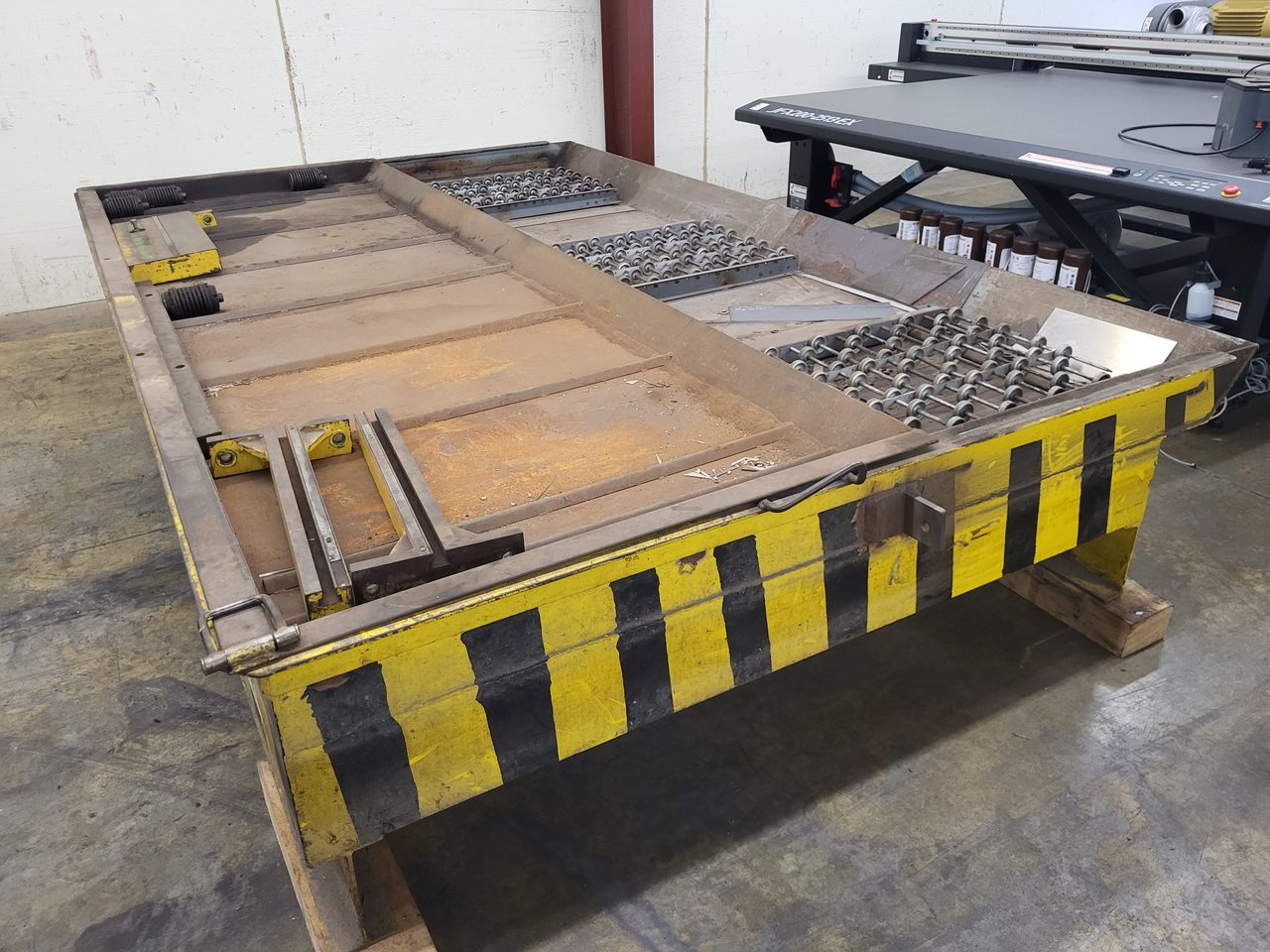 Accurshear 1/4" X 10' Hydraulic Shear Model 825010 LP, 1987 - Parts Accumulator