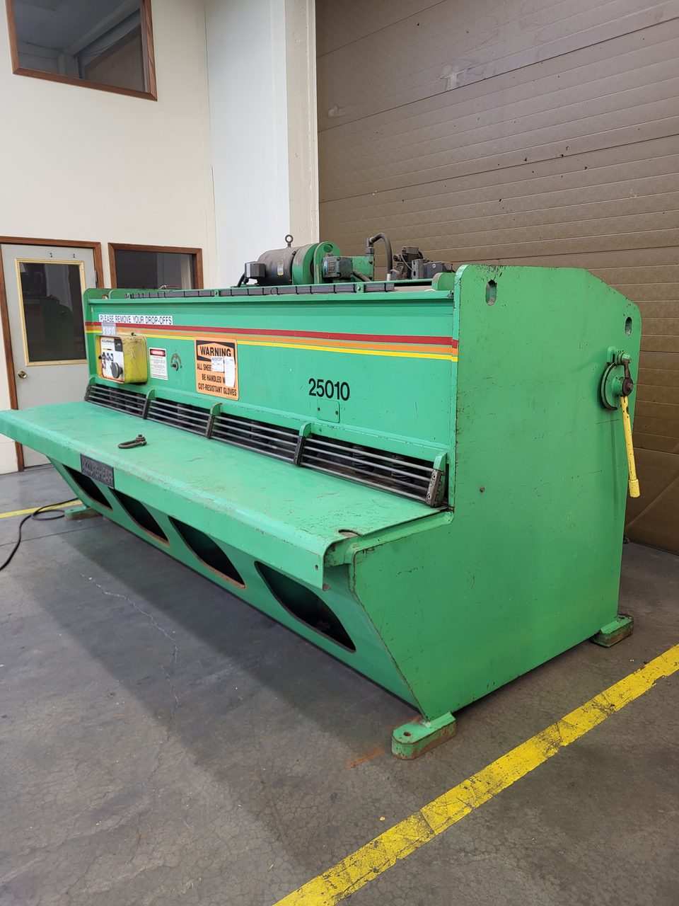 Accurshear 1/4" X 10' Hydraulic Shear Model 825010 LP, 1987 - Parts Accumulator