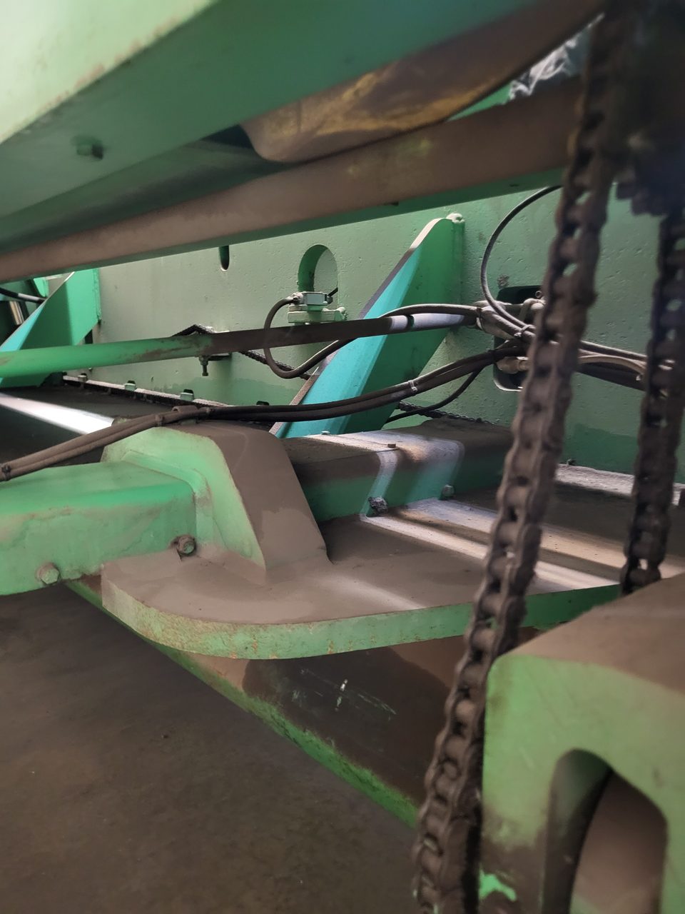 Accurshear 1/4" X 10' Hydraulic Shear Model 825010 LP, 1987 - Parts Accumulator