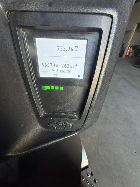 Linde E25C Electric Forklift w/ Hawker PTO MOD 3 Charger, 2018 - Image 10