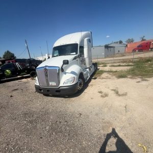 Kenworth T680 Sleeper Semi Truck, 2020 – 758,000 Miles,