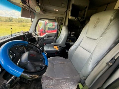 Kenworth T680 Sleeper Semi Truck Tractor, 2017 – Class 8 Diesel, 1,108,202 Miles