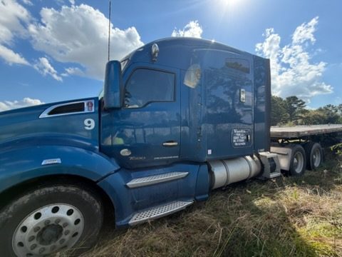 Kenworth T680 Sleeper Semi Truck Tractor, 2017 – Class 8 Diesel, 1,108,202 Miles