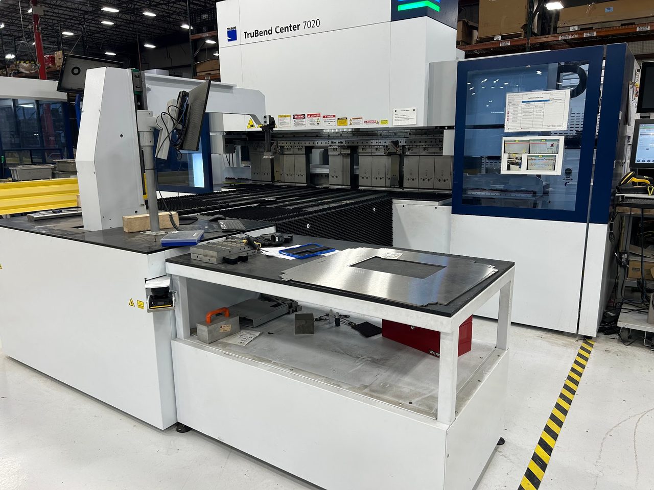 Trumpf TruBend Center 7020 CNC Bending Center, 2023 - Crowning, 5 Axis Backgauge