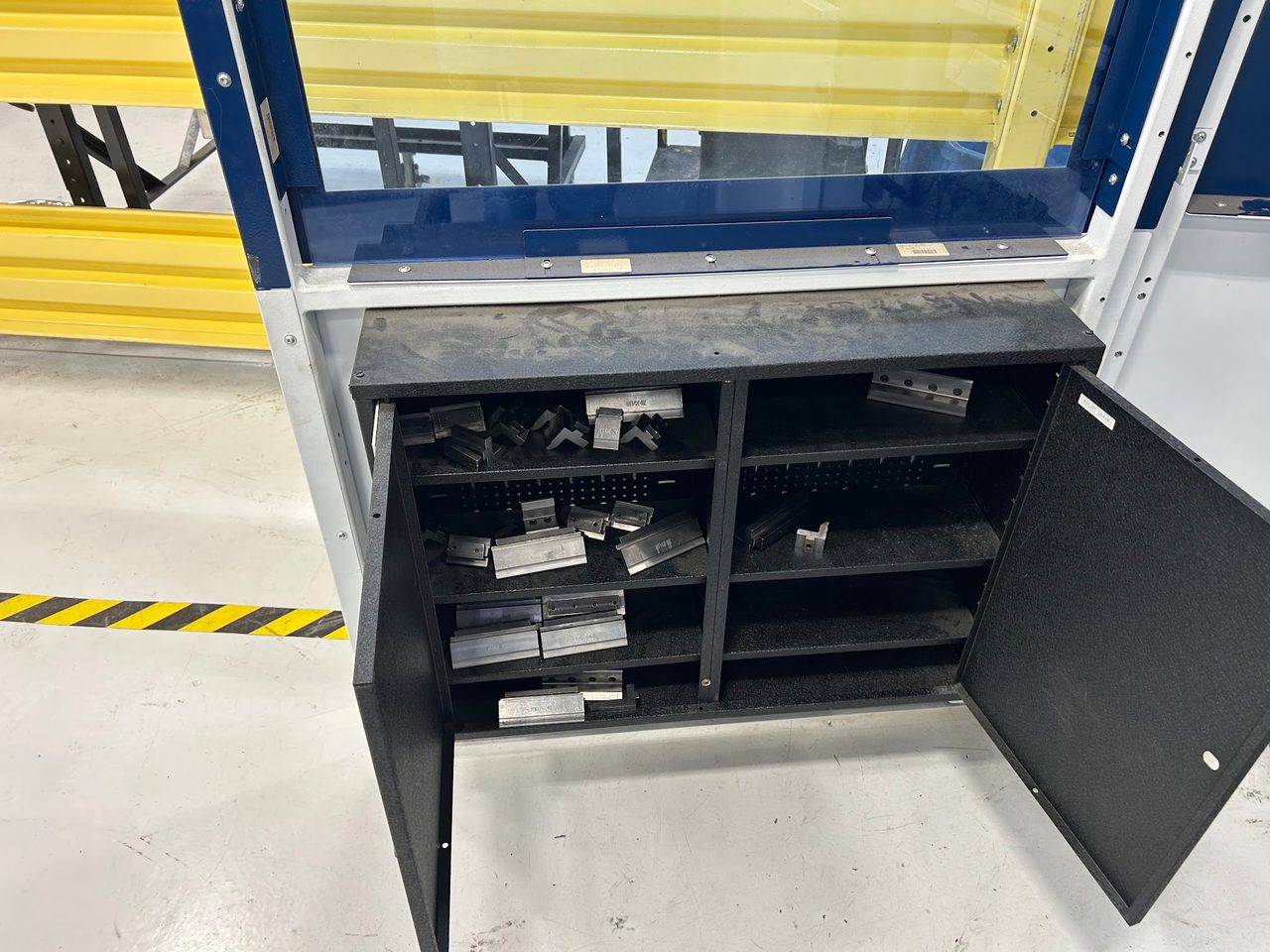 Trumpf TruBend Center 7020 CNC Bending Center, 2023 - Crowning, 5 Axis Backgauge